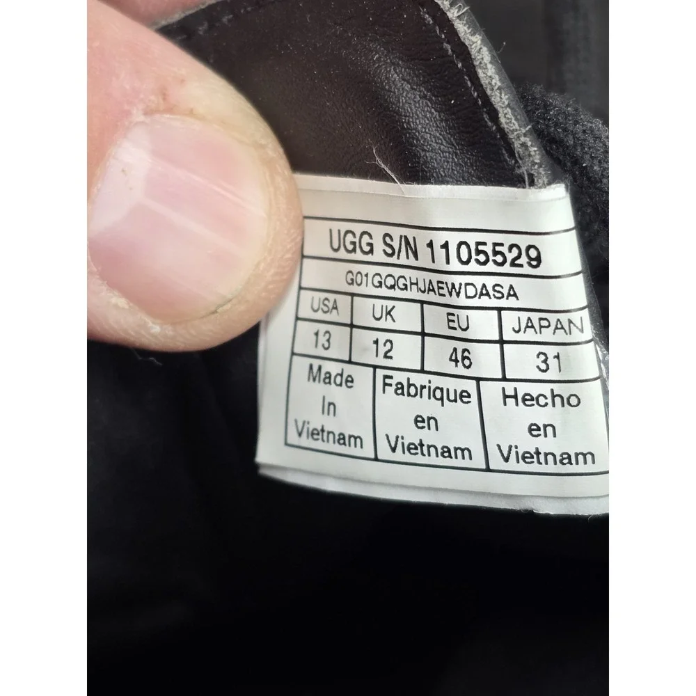 UGG Men's Black Leather Chukka Boots Size 13 (EU 46) F20019D